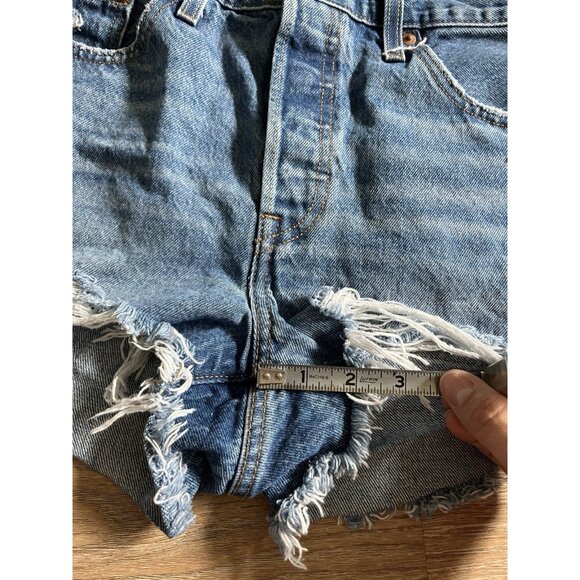 Levi's Jean Shorts Women's 501 Denim Blue Cutoff Button Fly Short Distressed 28 - Picture 6 of 8